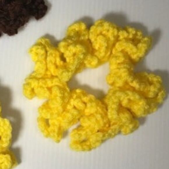 NWT Yellow Brown Handmade Crocheted Hair Scrunchie by Dawny Set of 3 - Picture 4 of 4